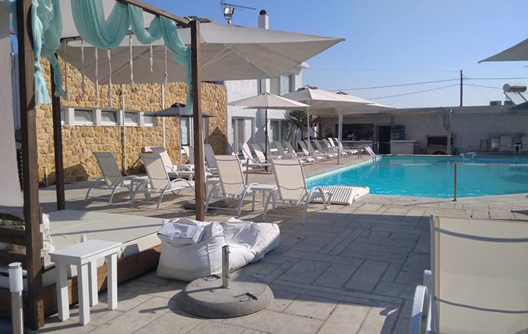 Готель Marzi Beach And Bungalows Kokkonion Екстер'єр фото