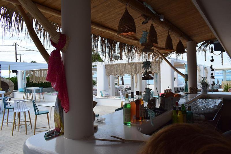 Готель Marzi Beach And Bungalows Kokkonion Екстер'єр фото