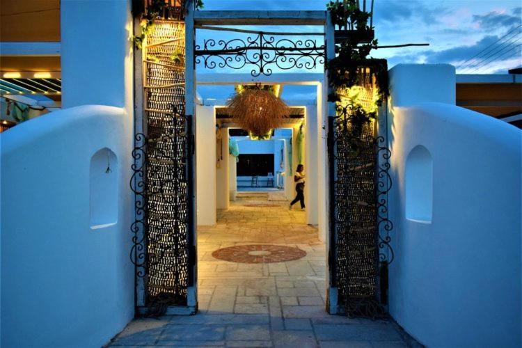 Готель Marzi Beach And Bungalows Kokkonion Екстер'єр фото