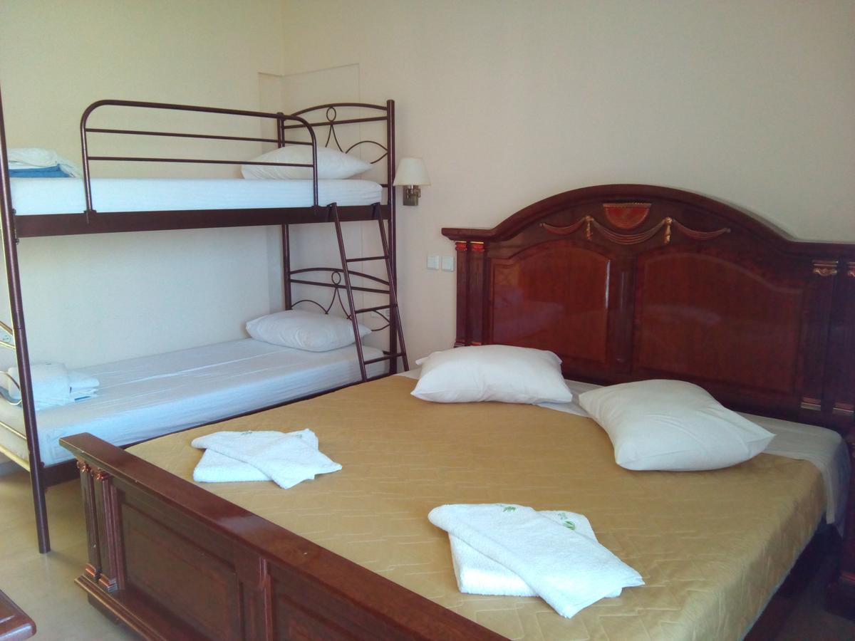Готель Marzi Beach And Bungalows Kokkonion Номер фото