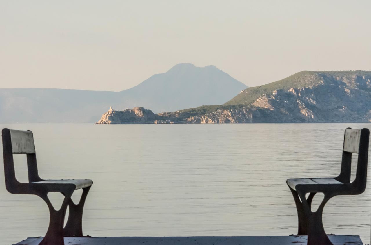 Готель Marzi Beach And Bungalows Kokkonion Екстер'єр фото