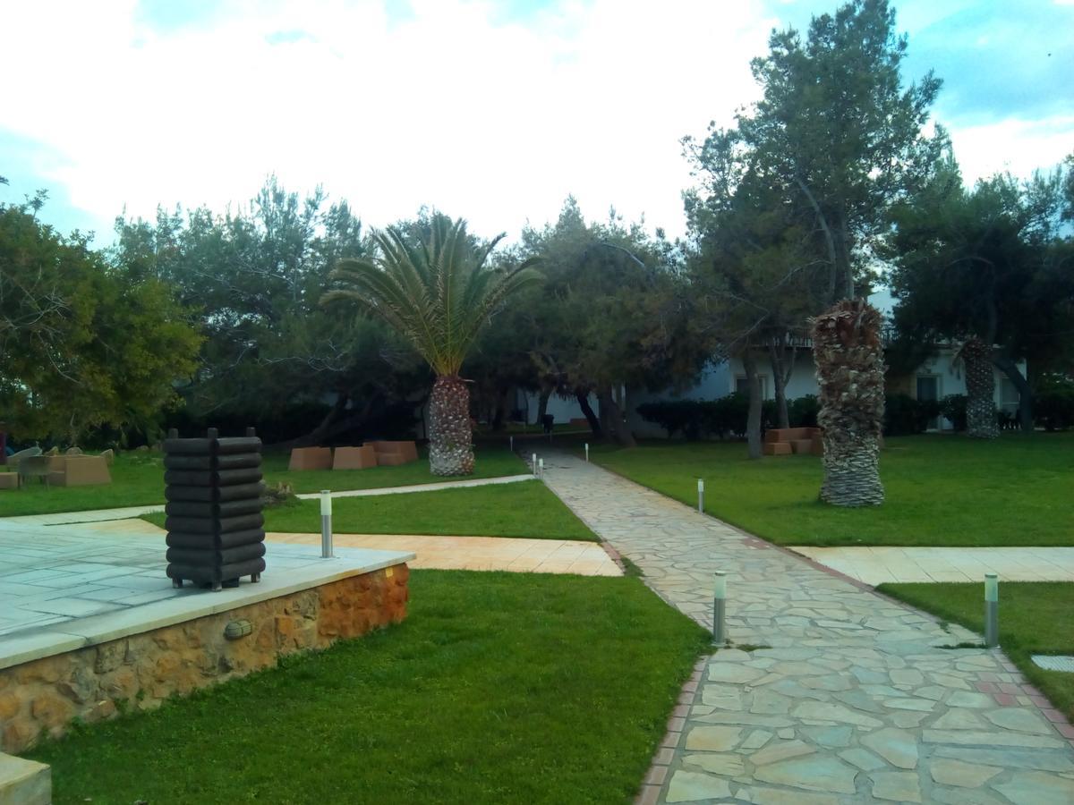 Готель Marzi Beach And Bungalows Kokkonion Екстер'єр фото